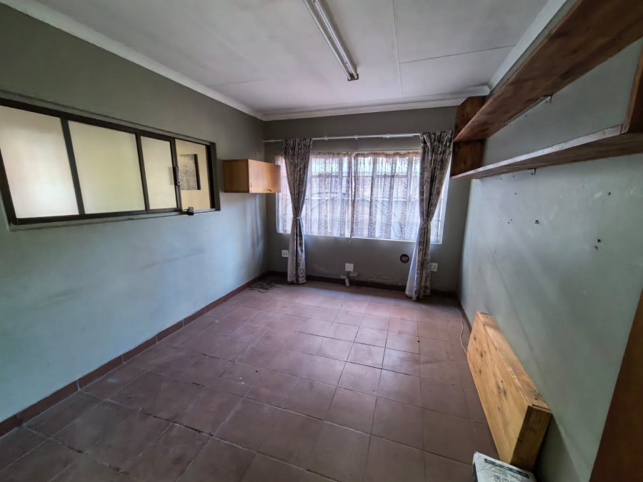 6 Bedroom Property for Sale in Parys Free State